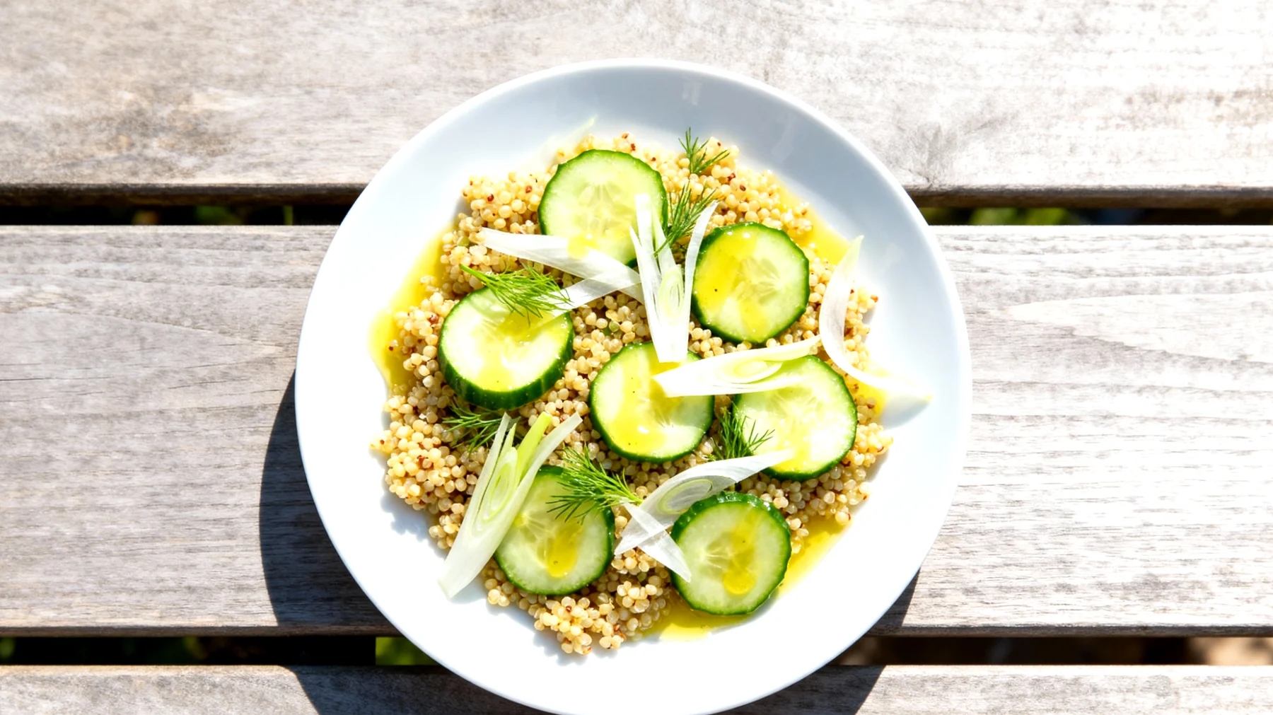 Hirsesalat mit Gurke, Fenchel und Zitronendressing"